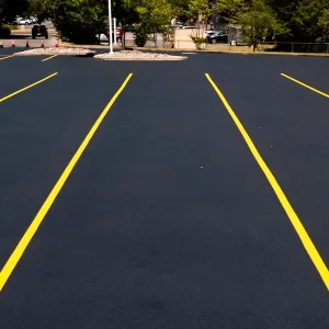 seal coating job of a wawa parking lot by asphalt seal and repair